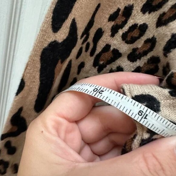 ATM Anthony Thomas Melillo Tan Black cheetah animal v neck Sweater s - Picture 5 of 5